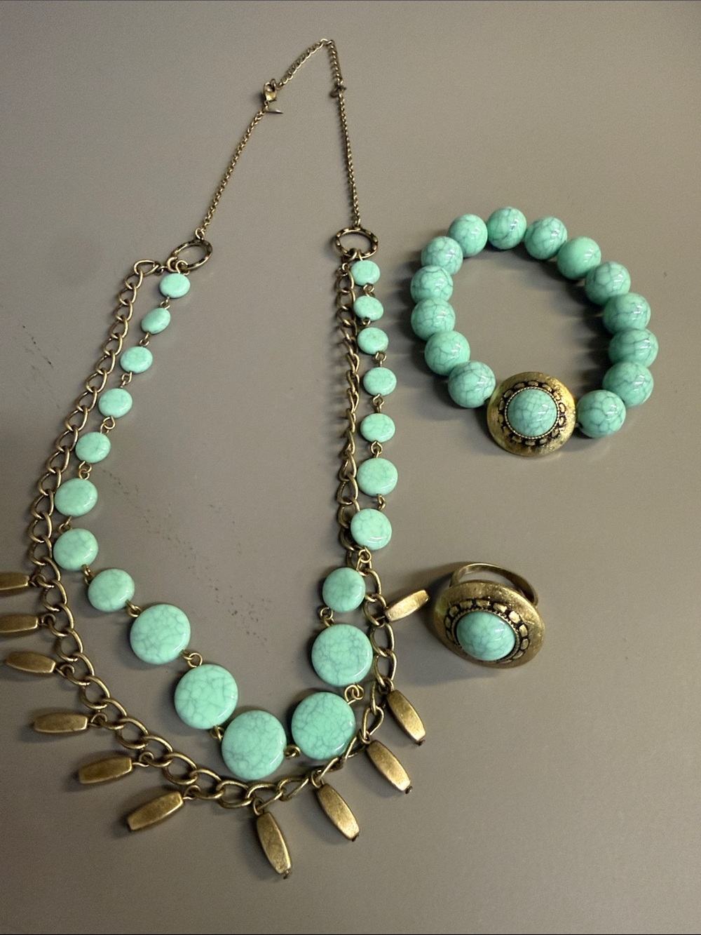 Avon Jewelry Set -Necklace, Matching Stretch Bracelet & Ring Set - Vintage Retro